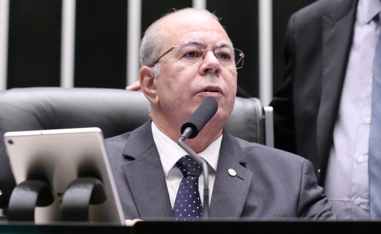 Comissão aprova limite de 40 salários mínimos para liberação de valores a herdeiros